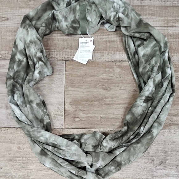Nwt Lululemon Customizable Snap Scarf - Picture 4 of 9